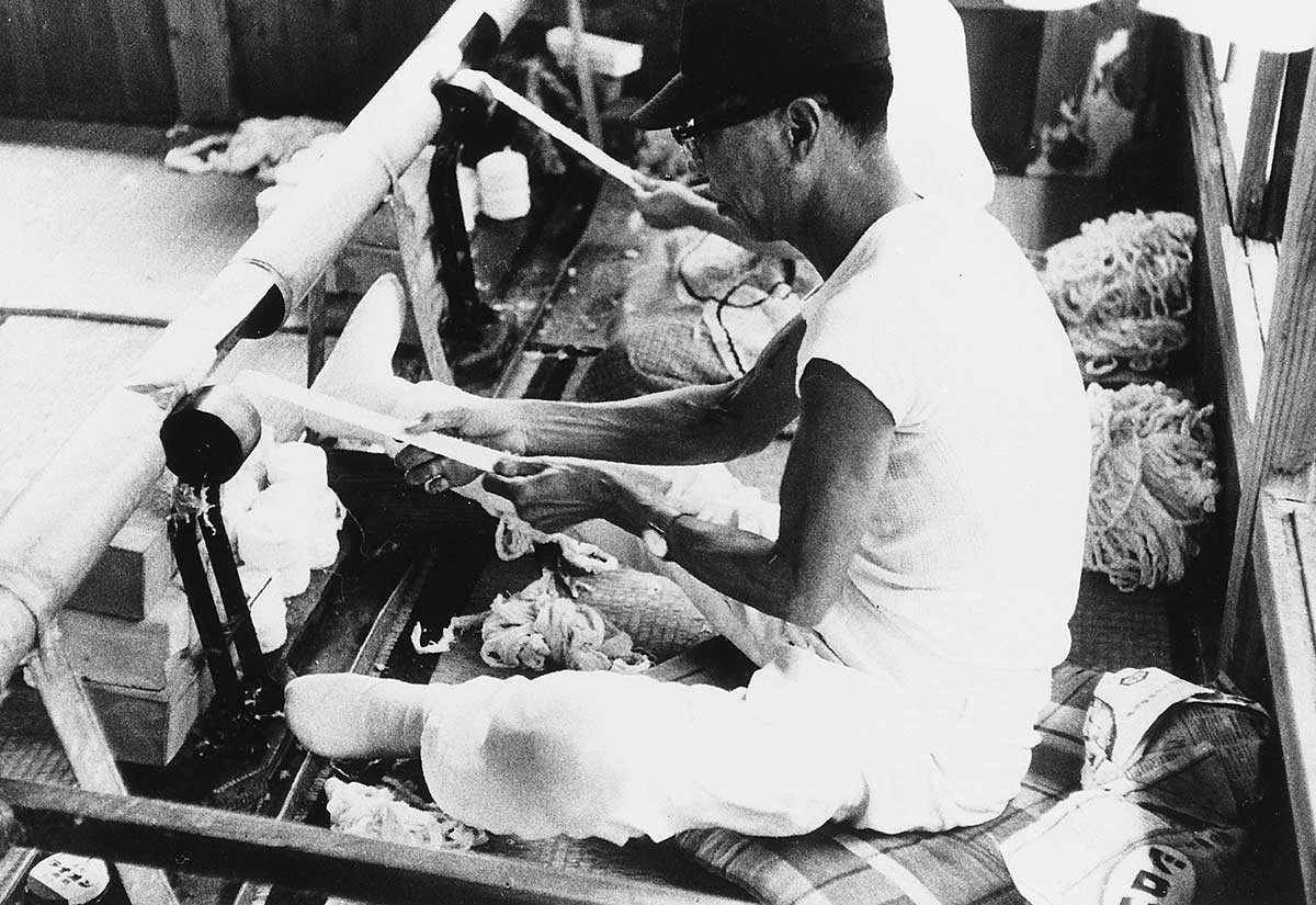 Re-weaving bandages