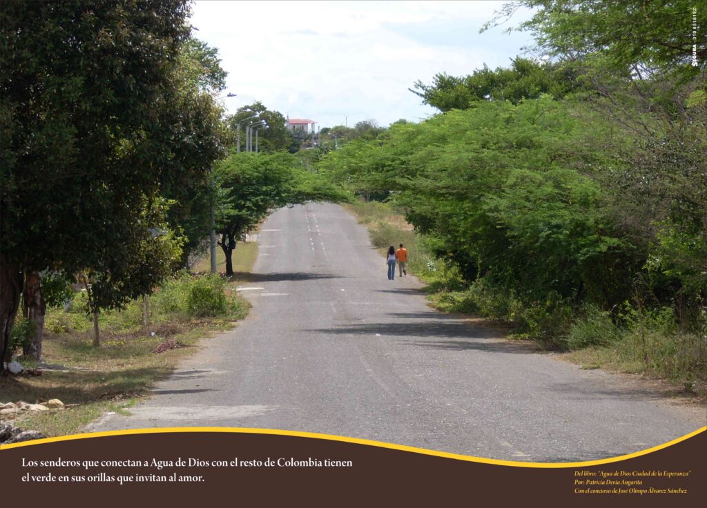 Road on the outskirts of Agua de Dios