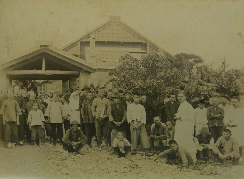 Dr Taylor and Members of Taihoku in 1931